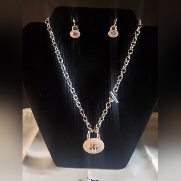 Coach Reserve Chain Turnlock Necklace and Earrings - Picture 3 of 14